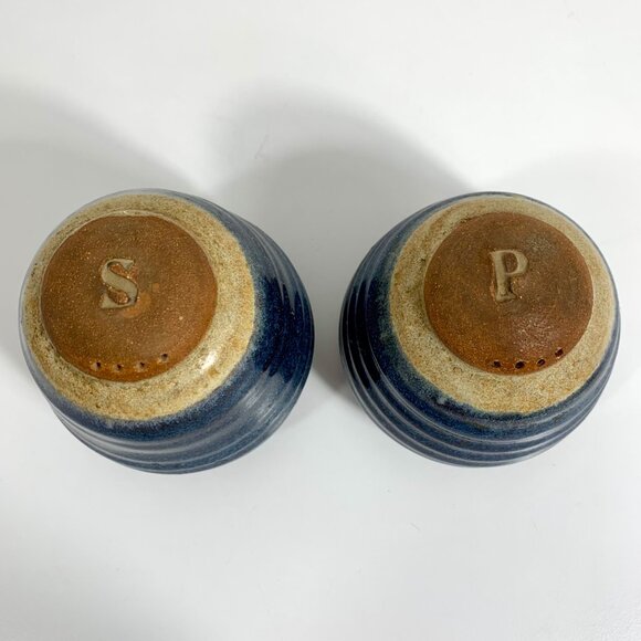 1983 Handcrafted Blue Ceramic Salt & Pepper Shaker Set Ribbed Design MCM Signed - Picture 3 of 9